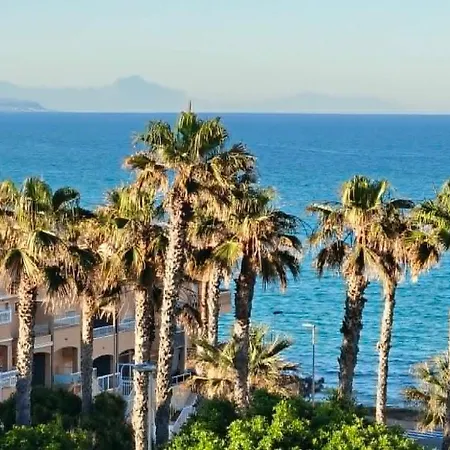 Leandros Sea View Апартаменти