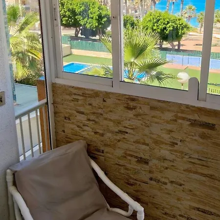 Апартаменти Leandros Sea View *