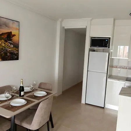 Leandros Sea View Апартаменти