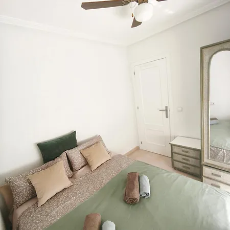 Leandros Sea View Апартаменти Торрев'єха